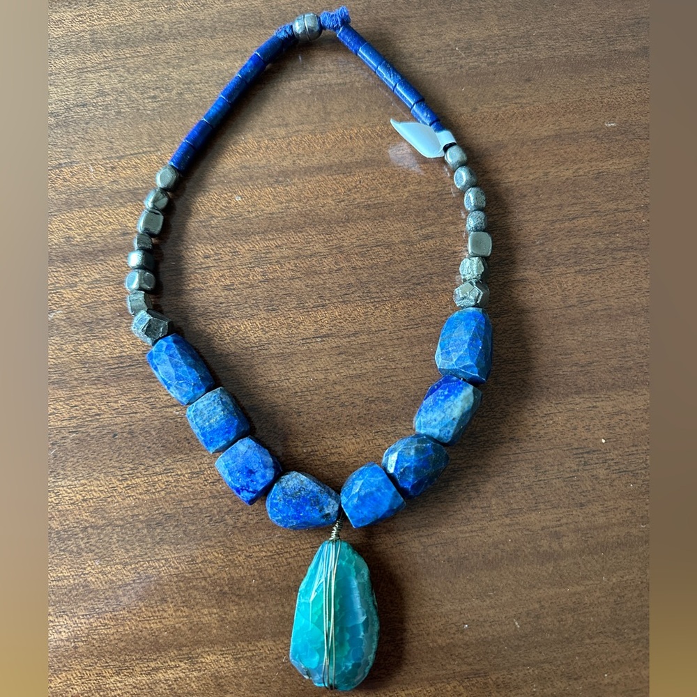Turquoise pyrite and lapis stone statement necklace - Picture 3 of 5